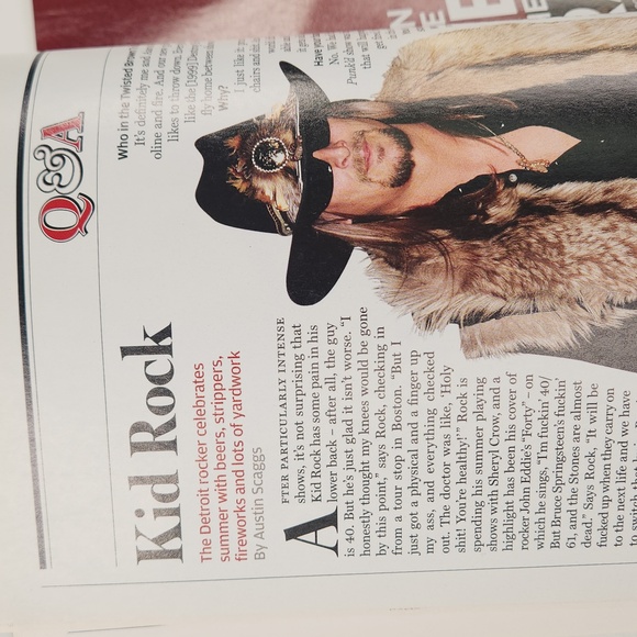 LARRY DAVID ROLLING STONE ISSUE 1136, AUG 4, 2011 The Neurotic Genius of LARRY D - Picture 10 of 17